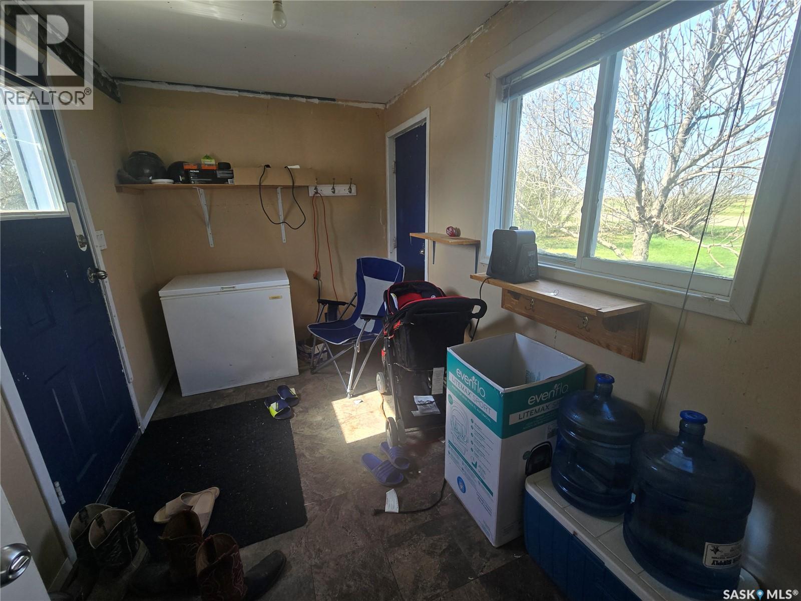 212 Railway Avenue N, Lampman, Saskatchewan  S0C 1N0 - Photo 8 - SK036774
