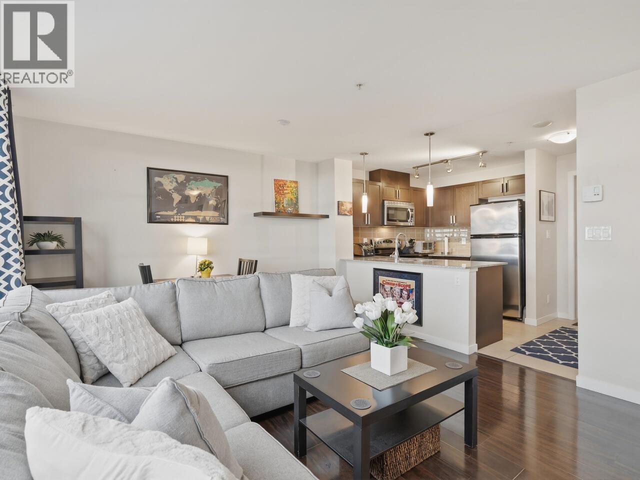 605 306 Sixth Street, New Westminster, British Columbia  V3L 0C9 - Photo 2 - R3102124