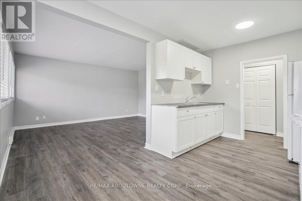 2 - 2354 Queensway Drive, Burlington, Ontario  L7R 3T3 - Photo 11 - W13159464