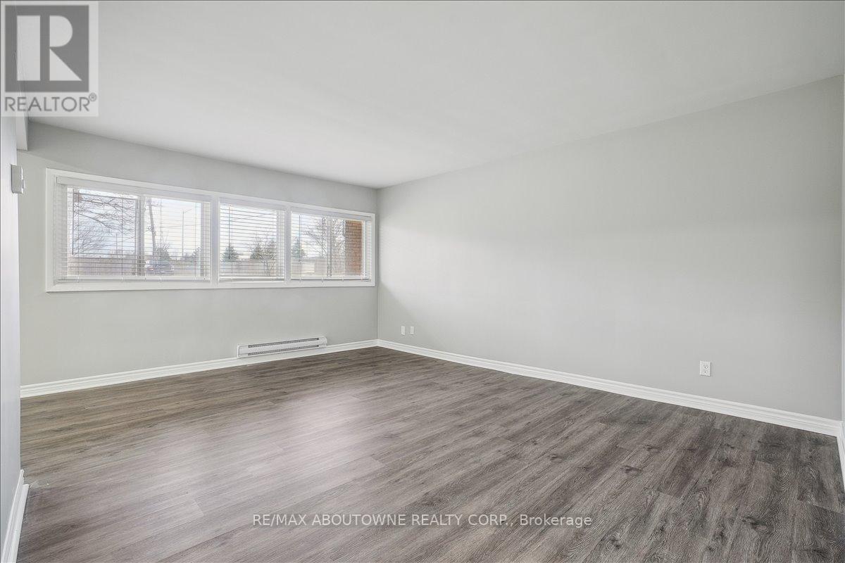 2 - 2354 Queensway Drive, Burlington, Ontario  L7R 3T3 - Photo 5 - W13159464
