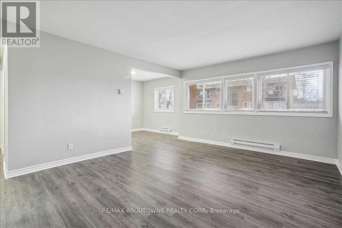 2 - 2354 Queensway Drive, Burlington, Ontario  L7R 3T3 - Photo 6 - W13159464