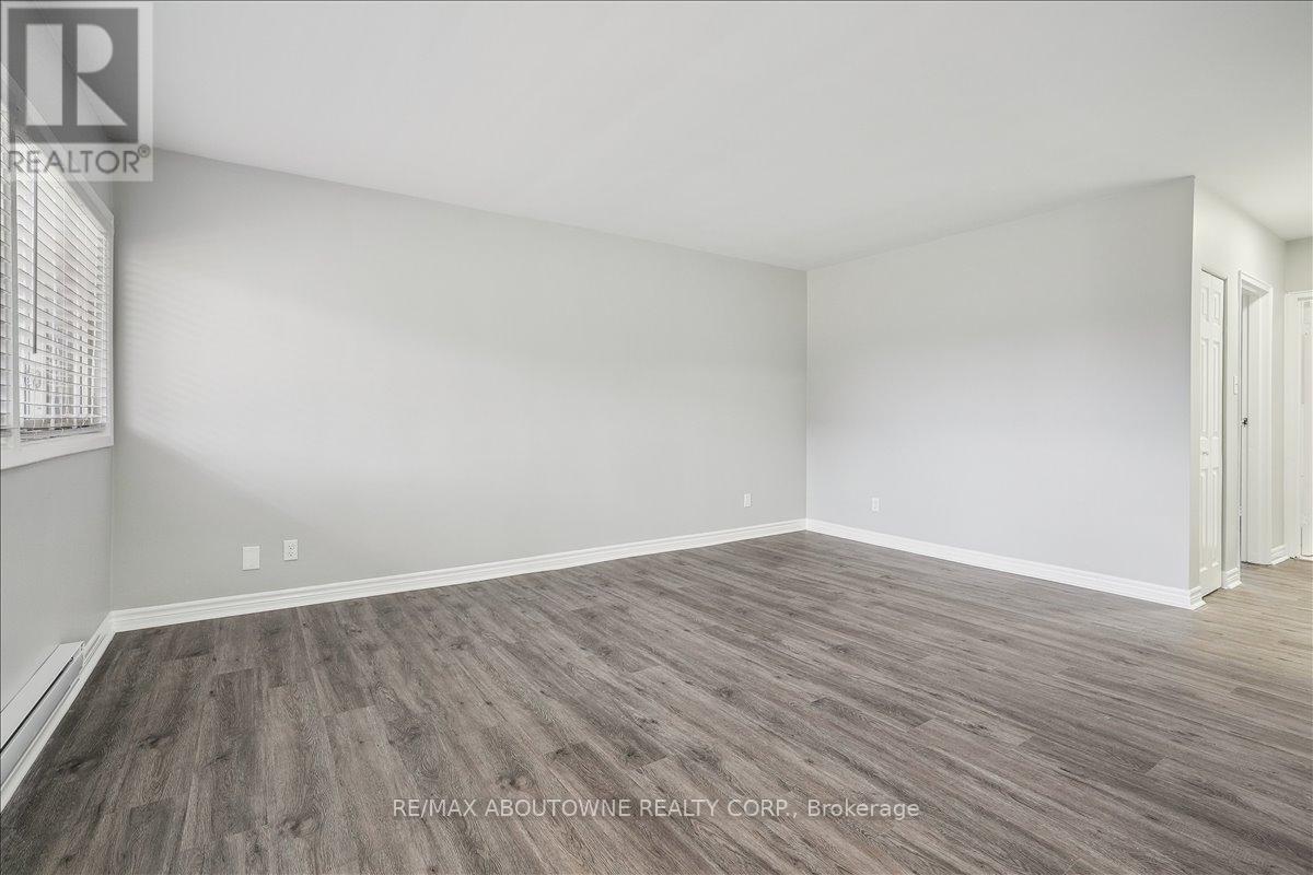 2 - 2354 Queensway Drive, Burlington, Ontario  L7R 3T3 - Photo 8 - W13159464