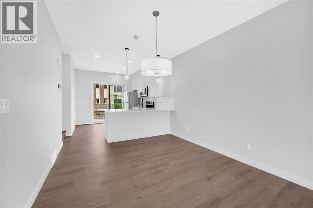 305 Shawnee Square SW, Calgary, Alberta  T2Y 0W4 - Photo 3 - A2277723