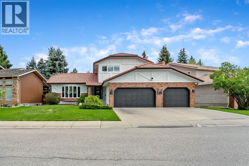 75 Woodacres Crescent SW, Calgary, Alberta