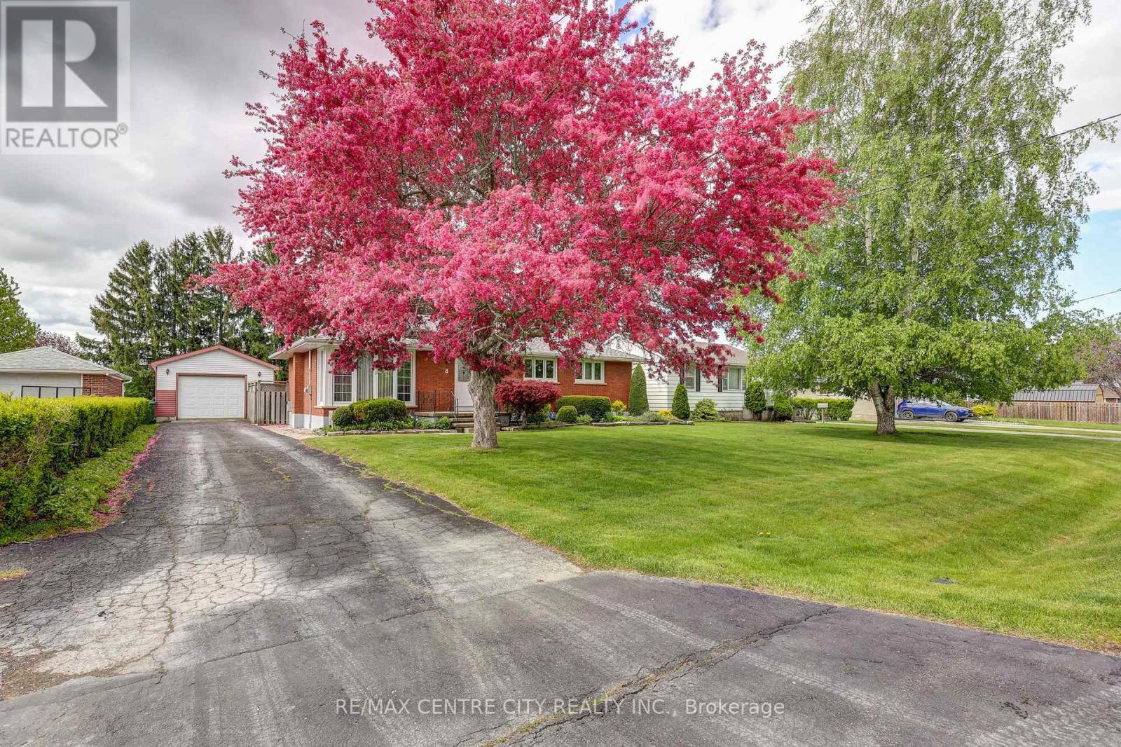 8 PATRICIA STREET, St. Thomas, Ontario