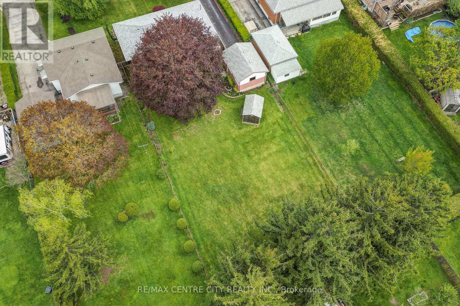8 Patricia Street, St. Thomas, Ontario  N5P 2C6 - Photo 6 - X13159504