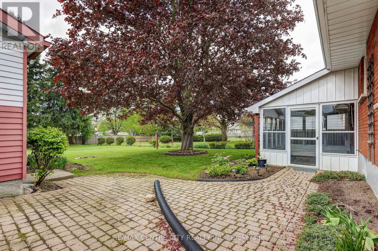 8 Patricia Street, St. Thomas, Ontario  N5P 2C6 - Photo 7 - X13159504