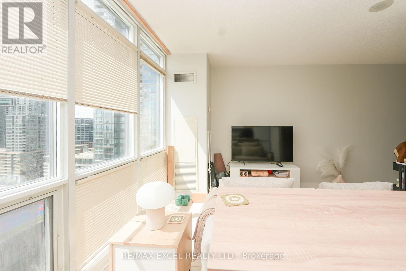 2316 - 11 Brunel Court, Toronto, Ontario  M5V 3Y3 - Photo 12 - C13159488