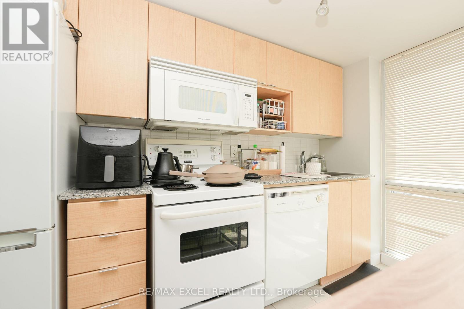 2316 - 11 Brunel Court, Toronto, Ontario  M5V 3Y3 - Photo 14 - C13159488