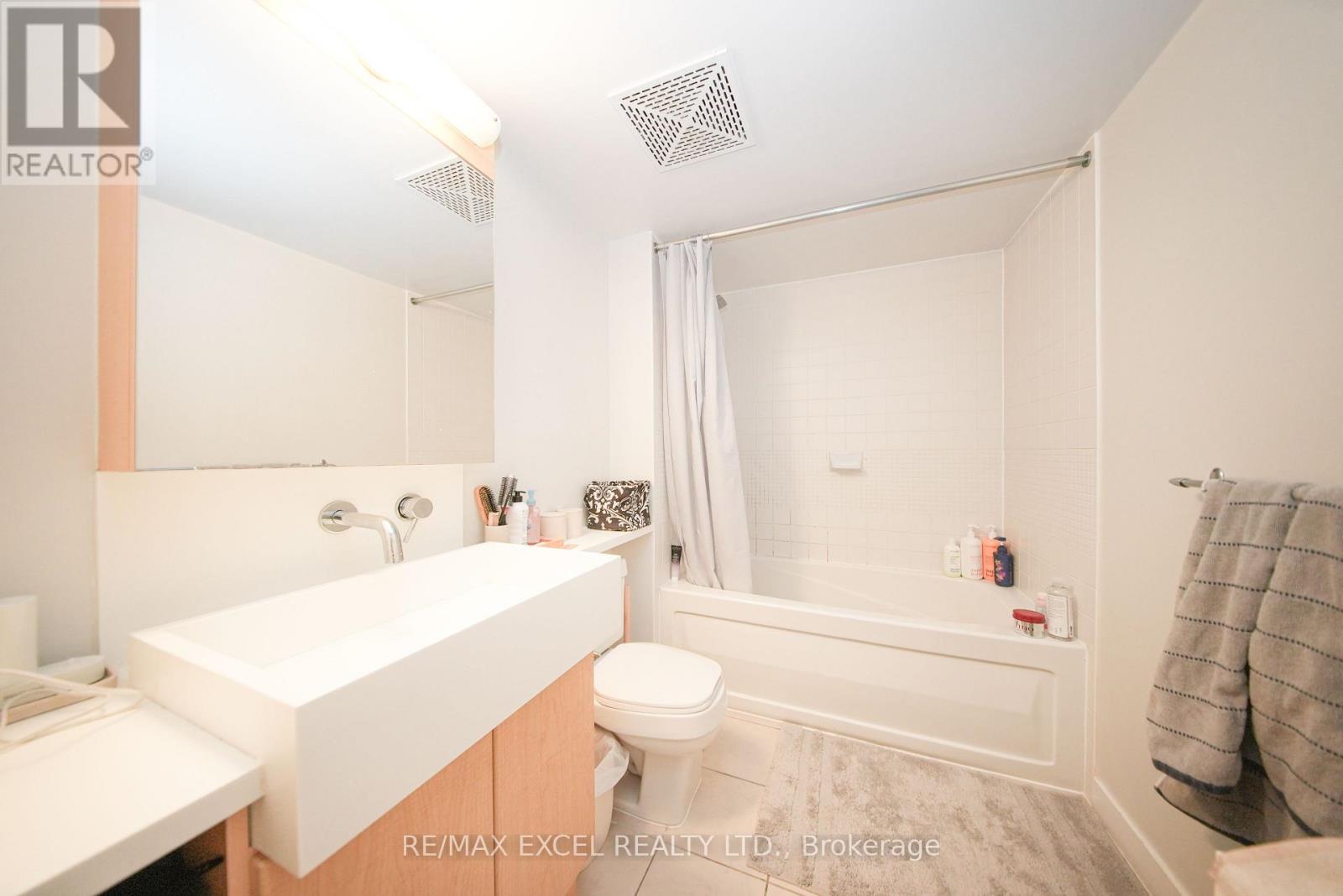 2316 - 11 Brunel Court, Toronto, Ontario  M5V 3Y3 - Photo 19 - C13159488