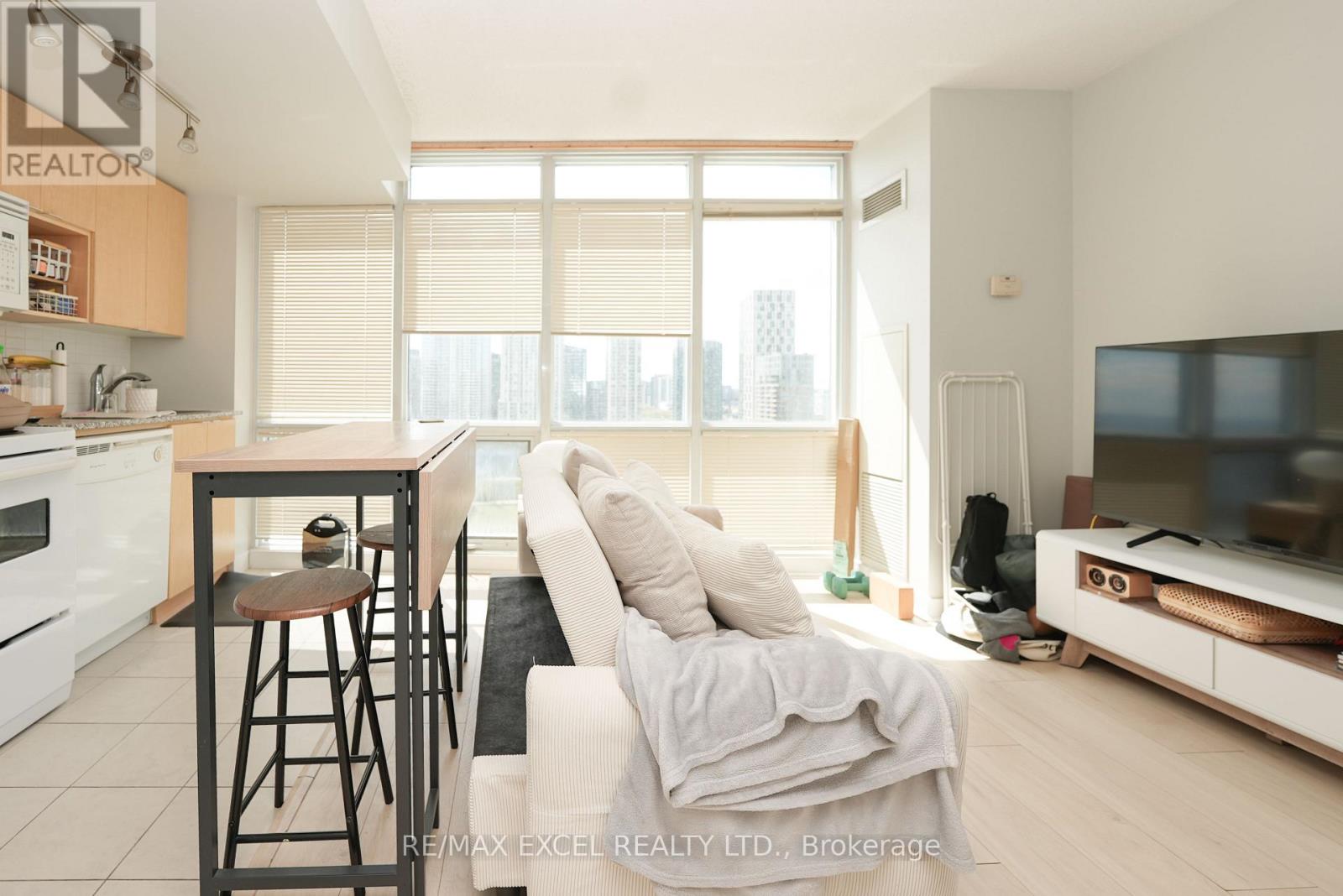 2316 - 11 Brunel Court, Toronto, Ontario  M5V 3Y3 - Photo 4 - C13159488