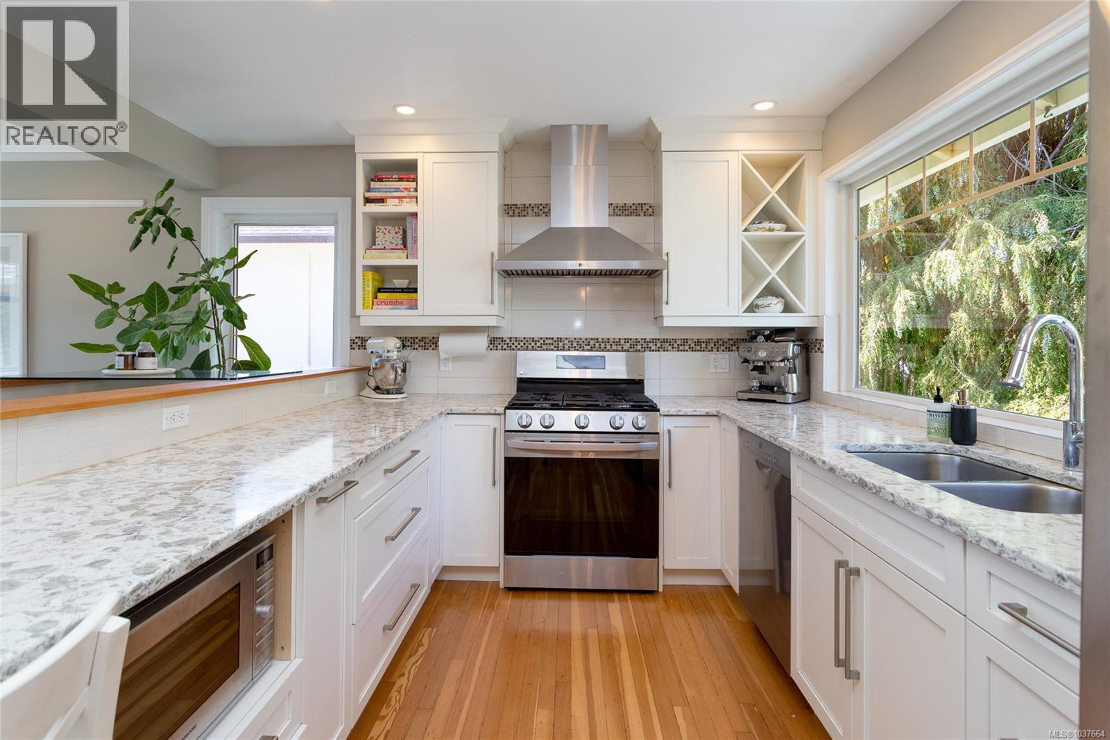 548 Cornwall St, Victoria, British Columbia  V8V 4L1 - Photo 18 - 1037664