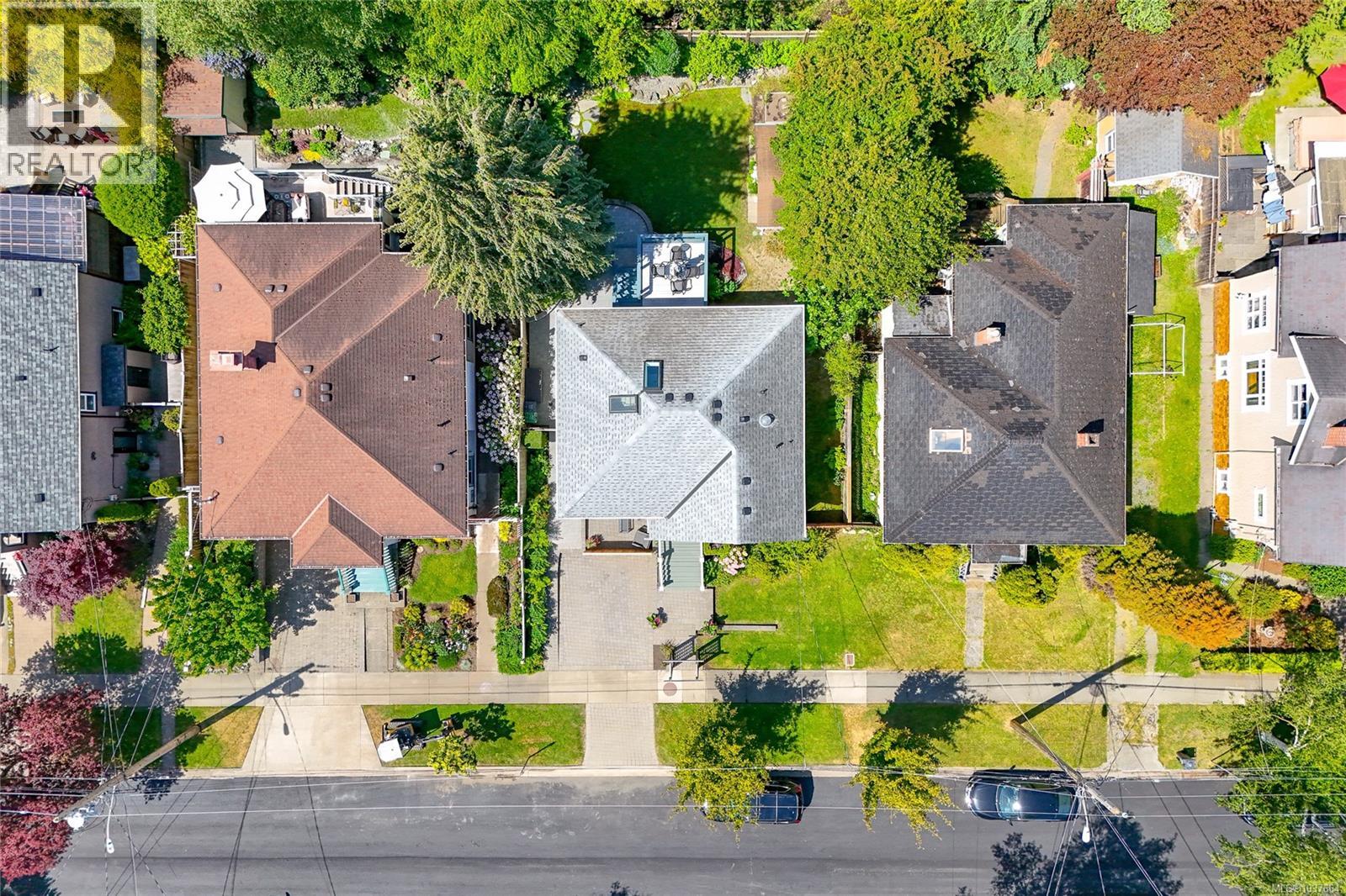 548 Cornwall St, Victoria, British Columbia  V8V 4L1 - Photo 4 - 1037664