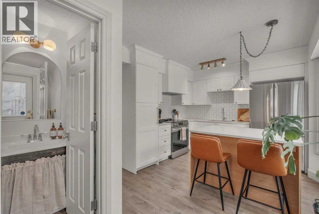 5465 Patina Drive SW, Calgary, Alberta  T3H 3J8 - Photo 9 - A2313290