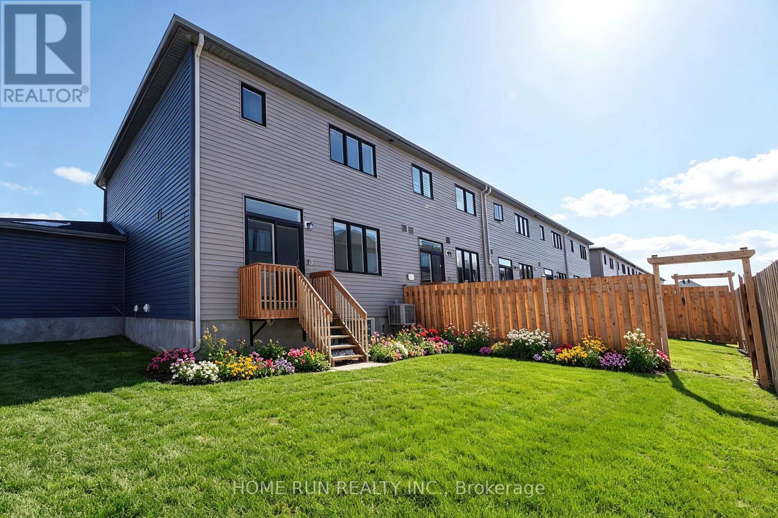 50 Natare Place, Ottawa, Ontario  K2T 0P3 - Photo 5 - X12933782