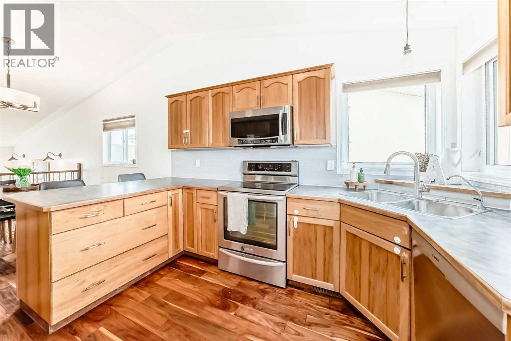 6 Timmons Close, Lacombe, Alberta  T4L 2M7 - Photo 6 - A2313040