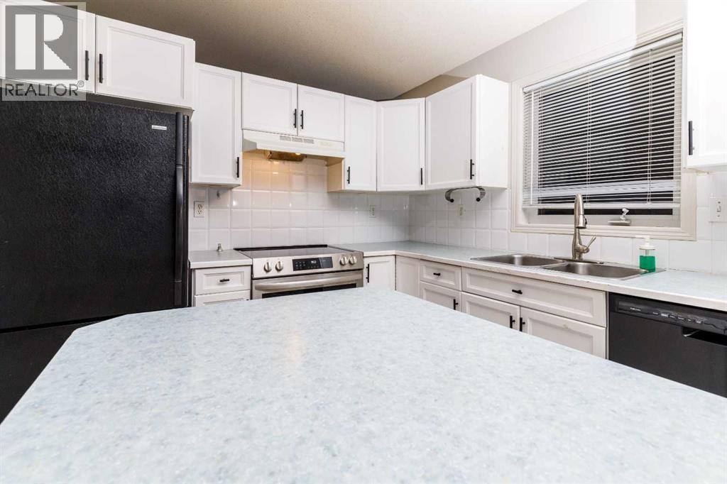 77 Briarwood Crescent, Blackfalds, Alberta  T0M 0J0 - Photo 5 - A2313120