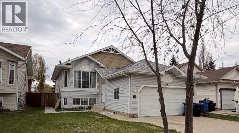 77 Briarwood Crescent, Blackfalds, Alberta  T0M 0J0 - Photo 1 - A2313120