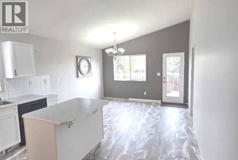 77 Briarwood Crescent, Blackfalds, Alberta  T0M 0J0 - Photo 4 - A2313120