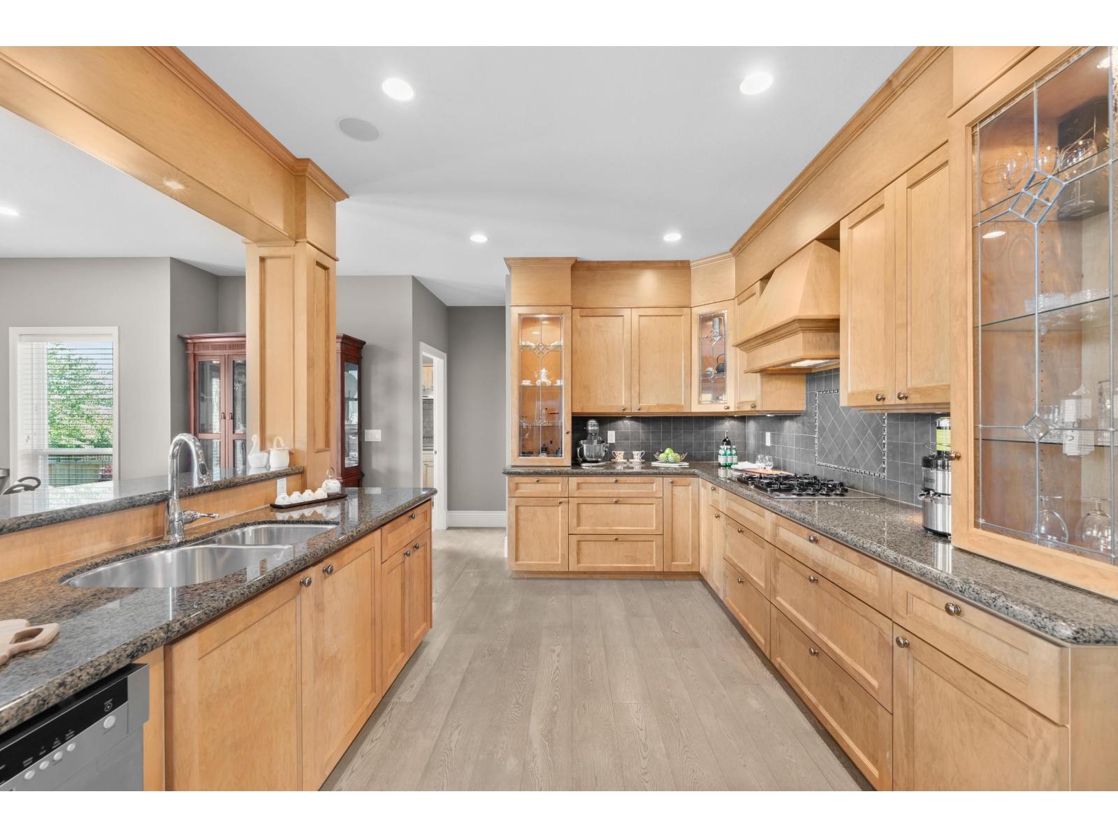 15791 39a Avenue, Surrey, British Columbia  V3Z 0L1 - Photo 15 - R3126635