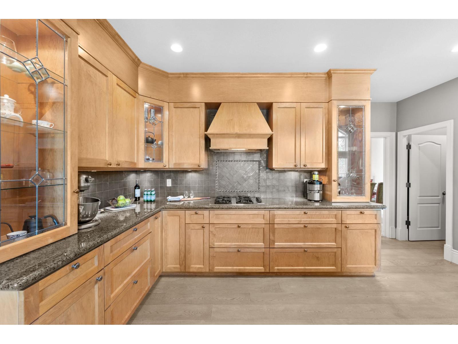 15791 39a Avenue, Surrey, British Columbia  V3Z 0L1 - Photo 14 - R3126635