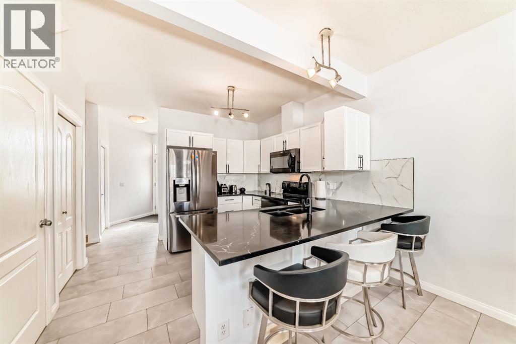 124 Royal Manor NW, Calgary, Alberta  T3G 5T6 - Photo 5 - A2313089