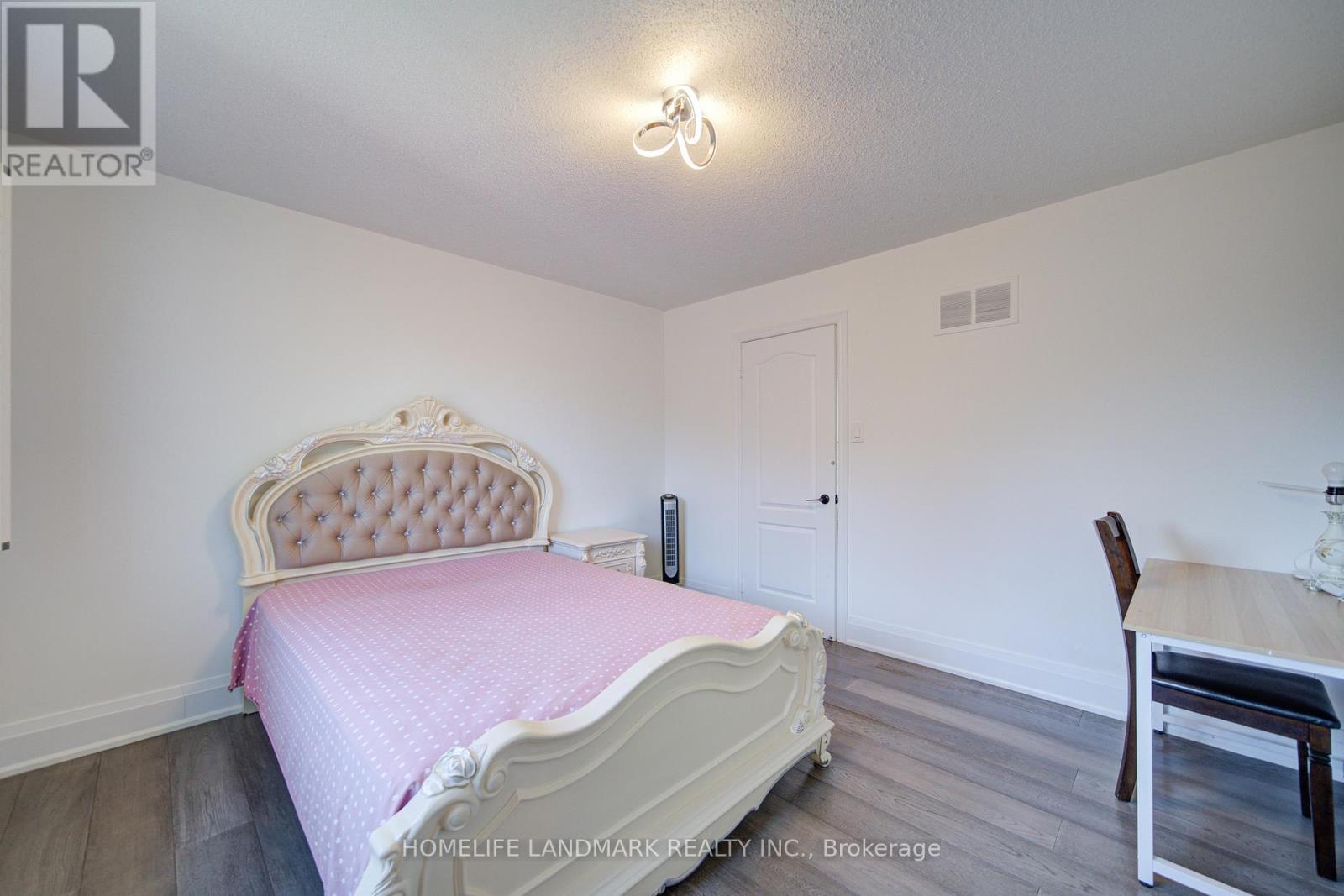 32 Dumfries Drive, Markham, Ontario L6C 1R9 - Photo 23 - N13159556