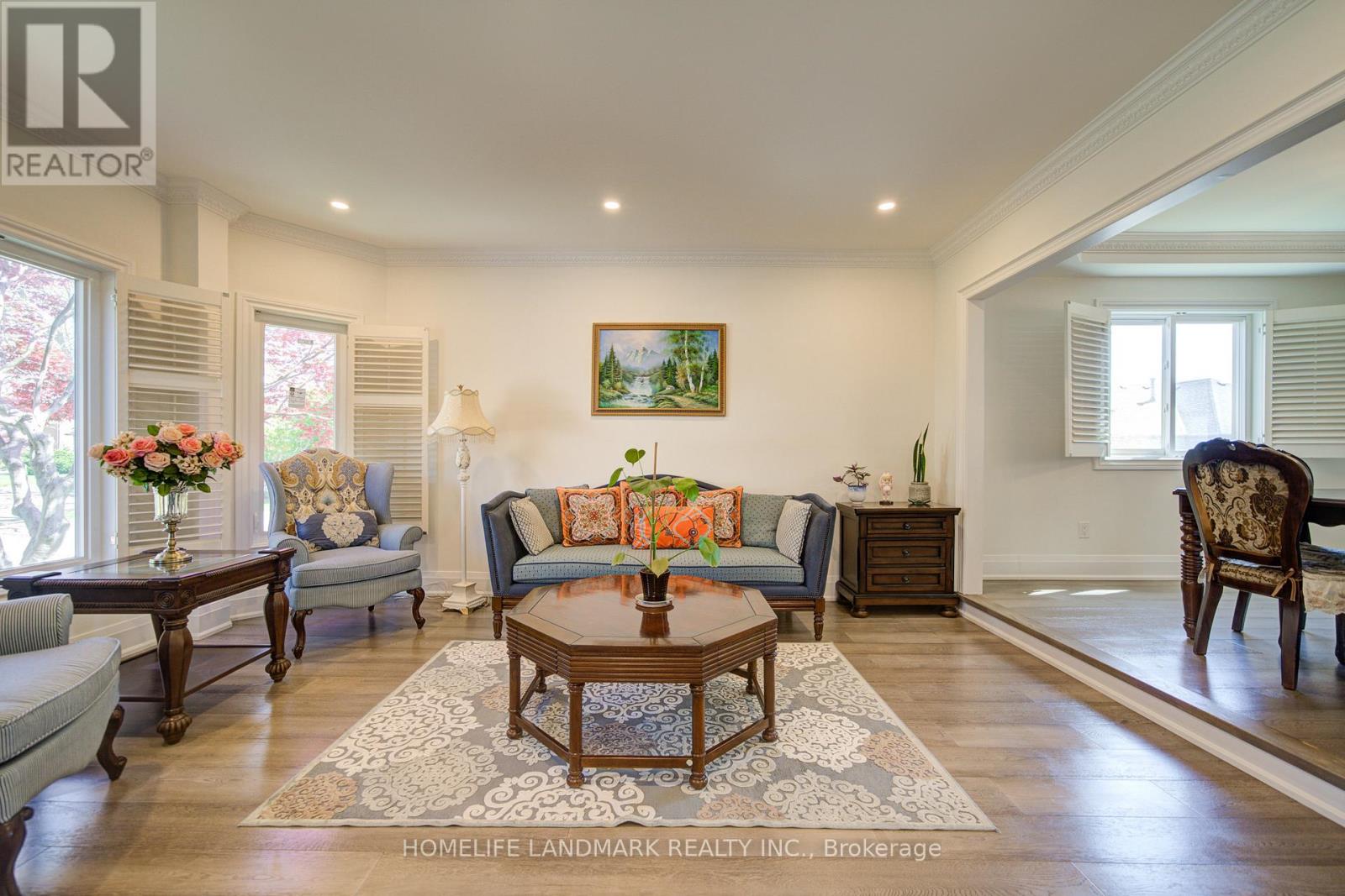 32 Dumfries Drive, Markham, Ontario L6C 1R9 - Photo 4 - N13159556