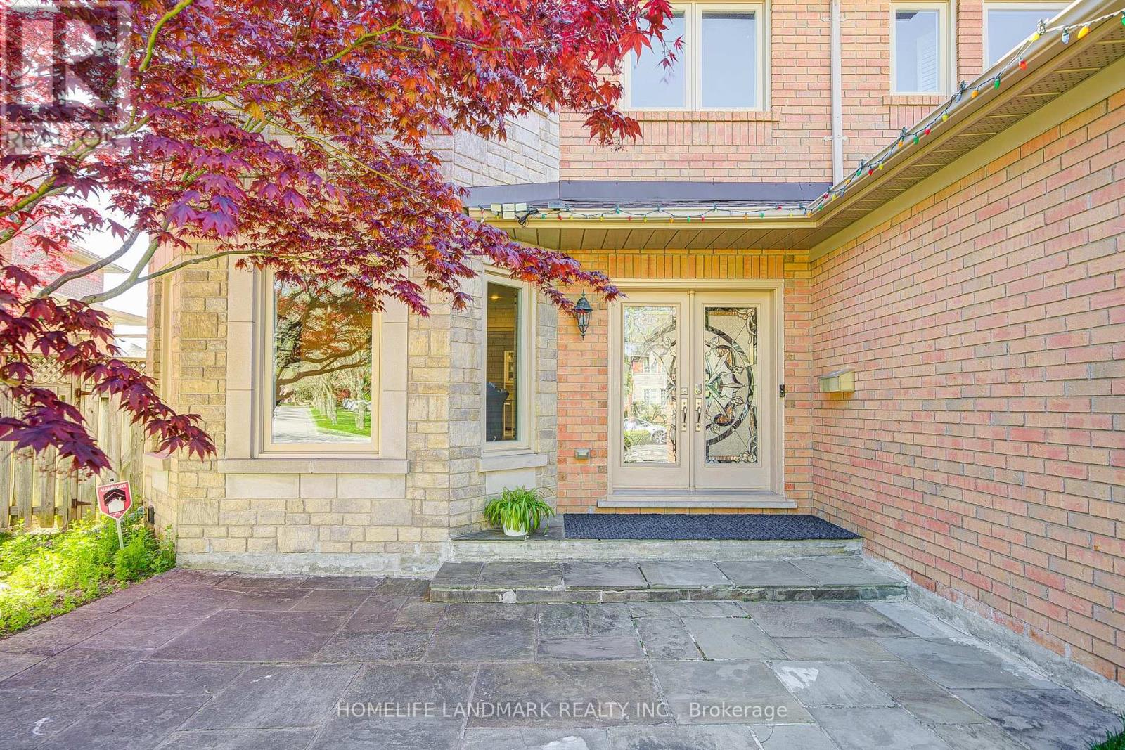 32 Dumfries Drive, Markham, Ontario L6C 1R9 - Photo 5 - N13159556