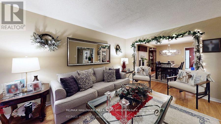 719 Shanahan Boulevard, Newmarket, Ontario L3X 1P8 - Photo 5 - N13159564