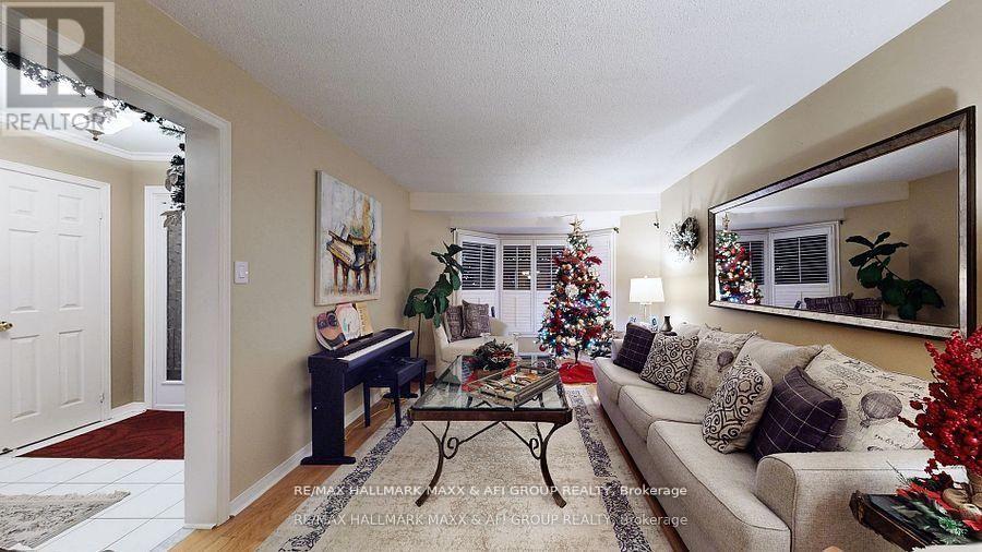 719 Shanahan Boulevard, Newmarket, Ontario L3X 1P8 - Photo 6 - N13159564