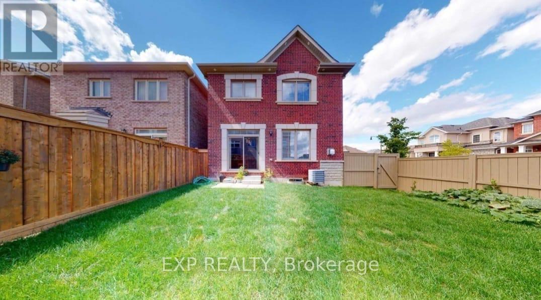17 Yardmaster Drive, Brampton, Ontario L7A 3Z9 - Photo 4 - W13159562