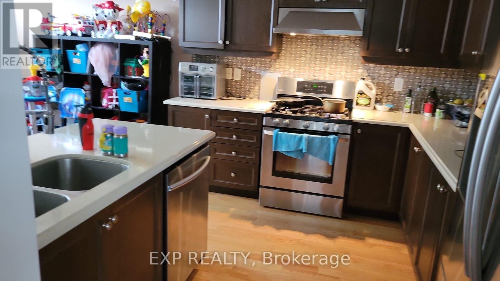 17 Yardmaster Drive, Brampton, Ontario L7A 3Z9 - Photo 8 - W13159562