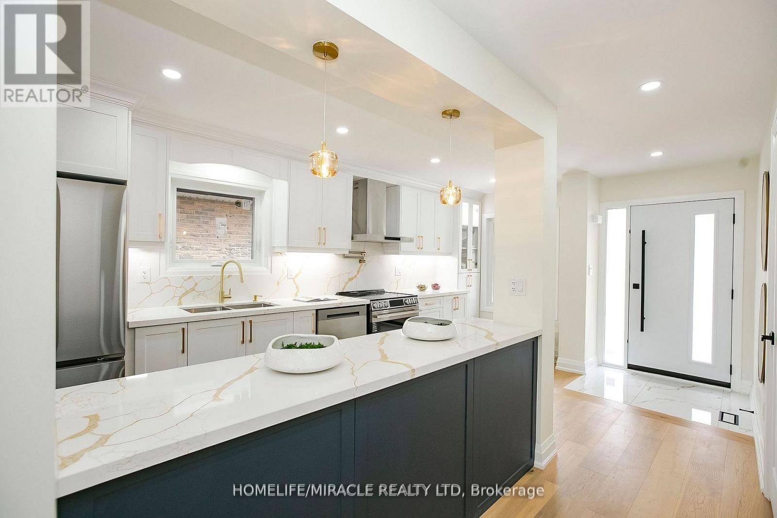 52 Foxacre Row, Brampton, Ontario L6V 3P5 - Photo 10 - W13159576