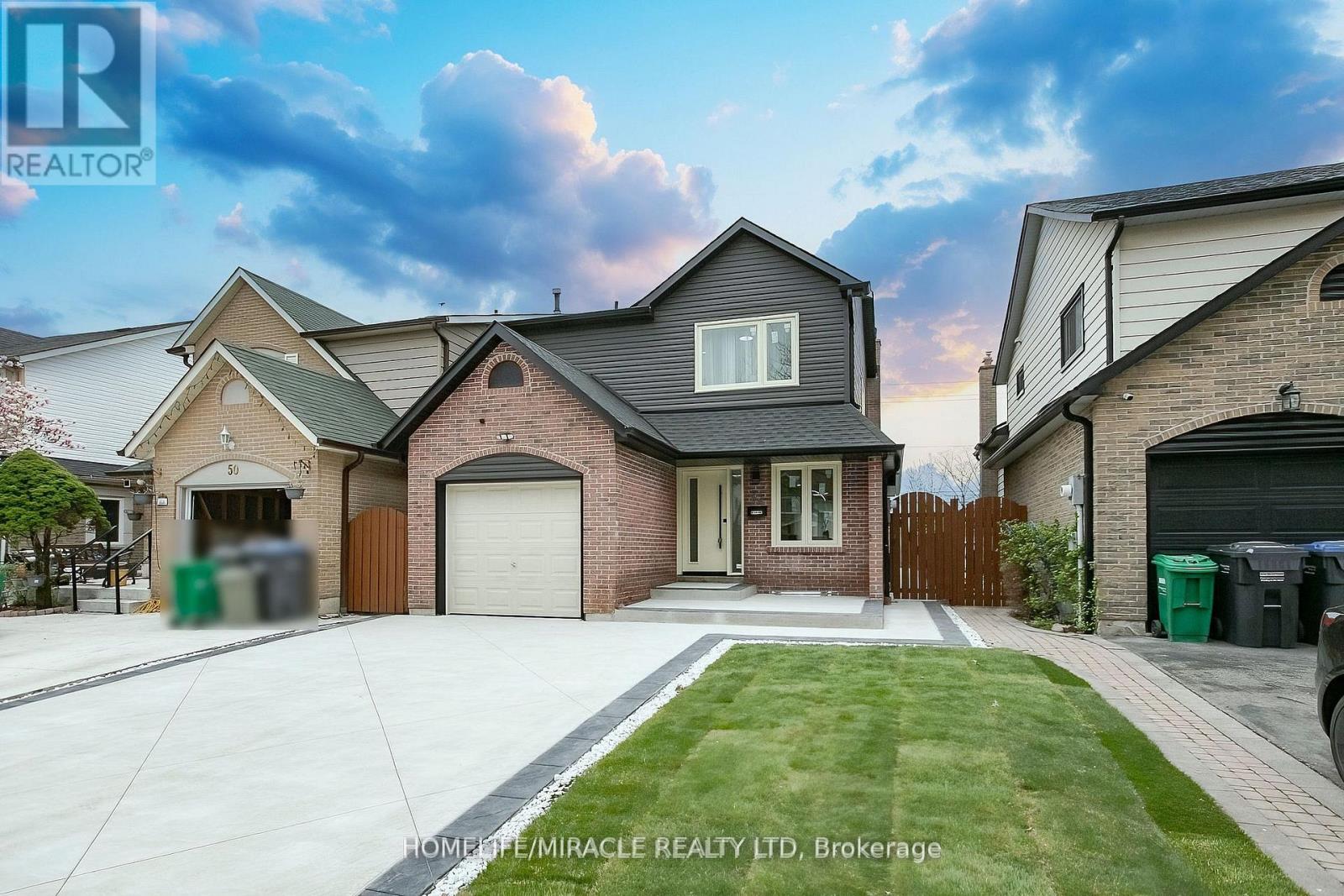 52 Foxacre Row, Brampton, Ontario L6V 3P5 - Photo 2 - W13159576