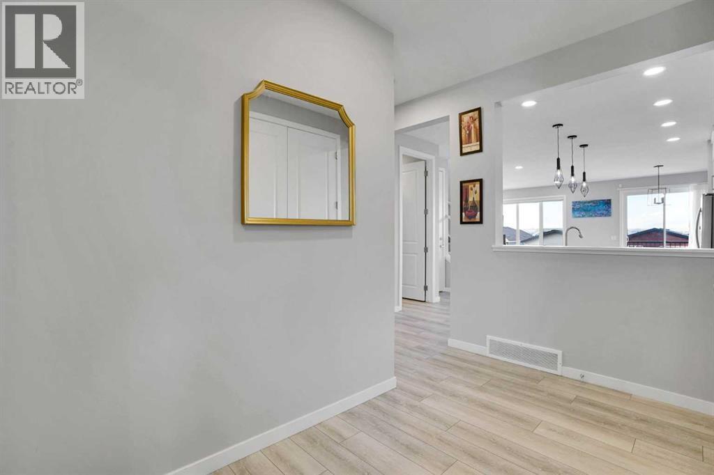 179 Lucas Heights NW, Calgary, Alberta  T3P 1X4 - Photo 3 - A2311579