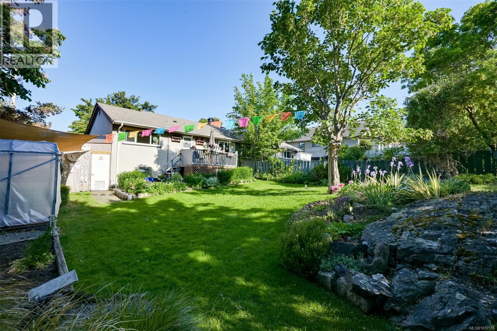 2550/2552 Belmont Ave, Victoria, British Columbia  V8R 4A4 - Photo 25 - 1037558