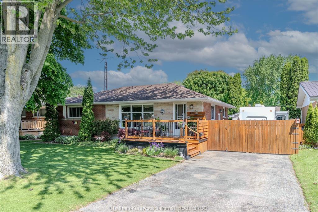 63 Warwick DRIVE, Wallaceburg, Ontario