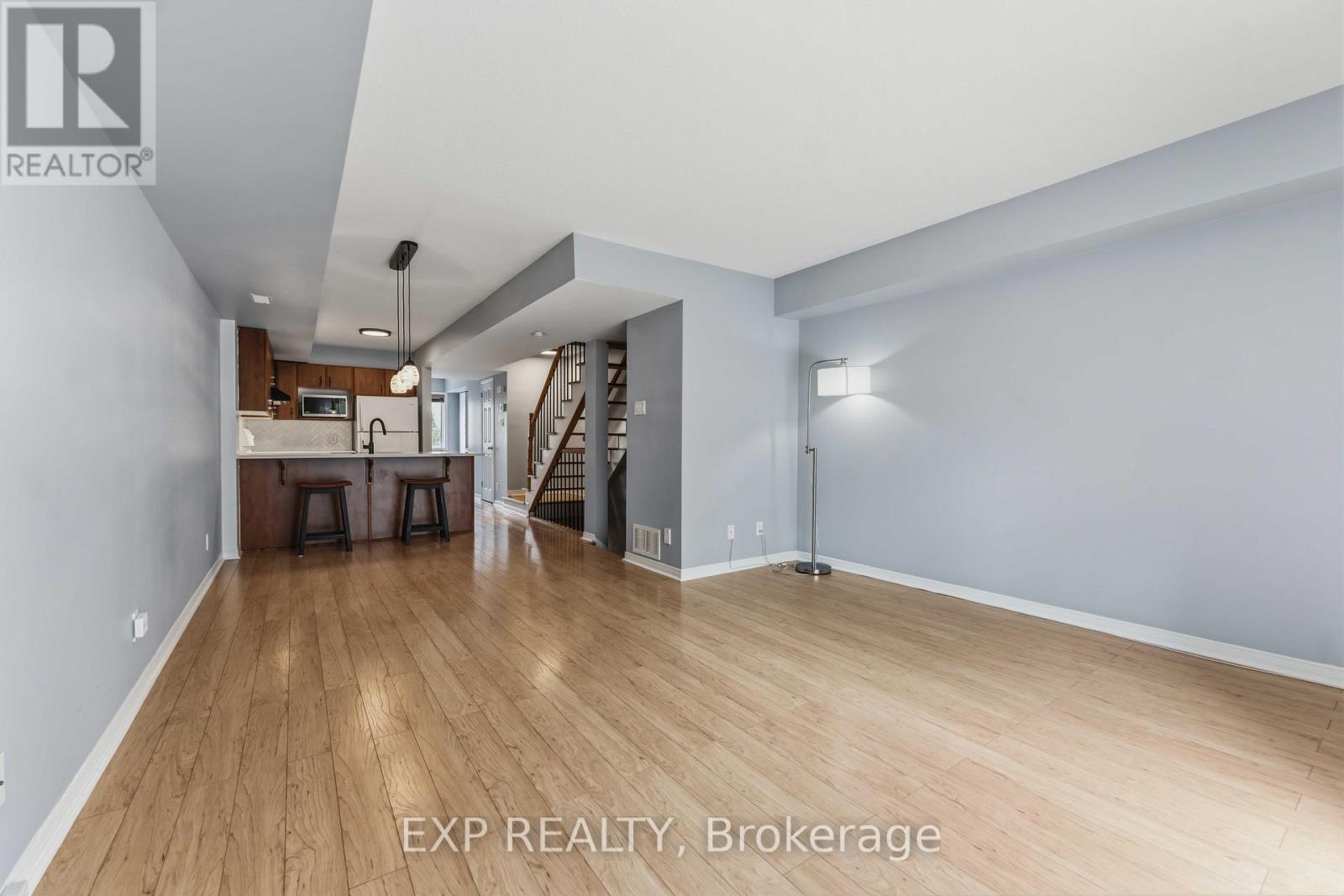 81 Strathaven Private, Ottawa, Ontario  K1J 1K7 - Photo 8 - X13159610