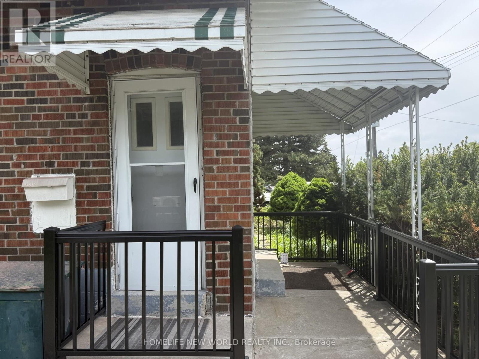 61 Crosland Drive, Toronto, Ontario  M1R 4M9 - Photo 6 - E13159622