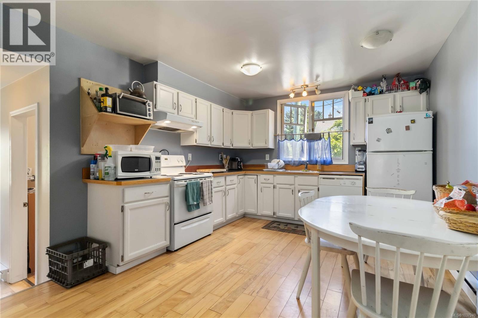 1334 Pembroke St, Victoria, British Columbia  V8R 1V4 - Photo 7 - 1037240