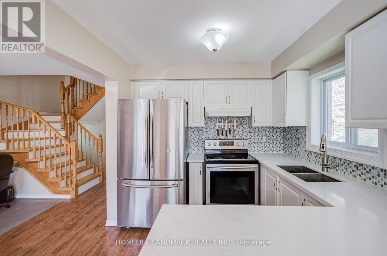72 Margaret Graham Crescent, East Gwillimbury, Ontario  L0G 1M0 - Photo 7 - N13159594