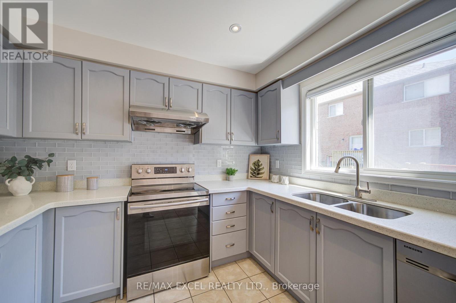 59 Bassett Avenue, Richmond Hill, Ontario  L4B 4J9 - Photo 16 - N13159596