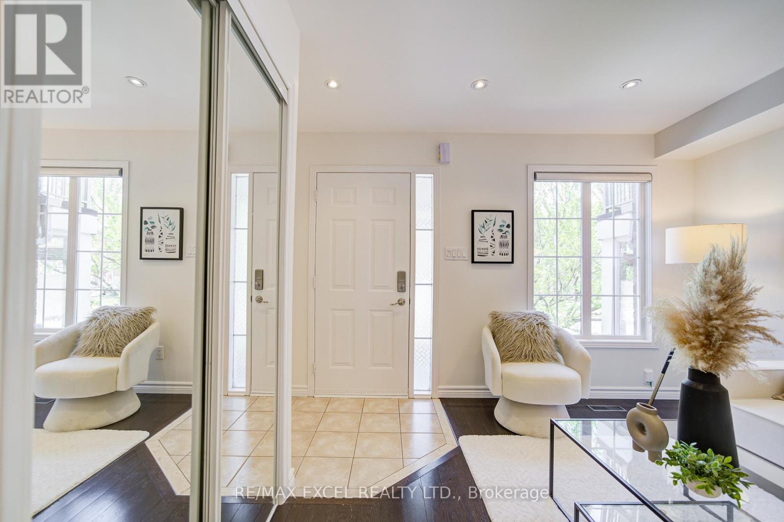 59 Bassett Avenue, Richmond Hill, Ontario  L4B 4J9 - Photo 5 - N13159596
