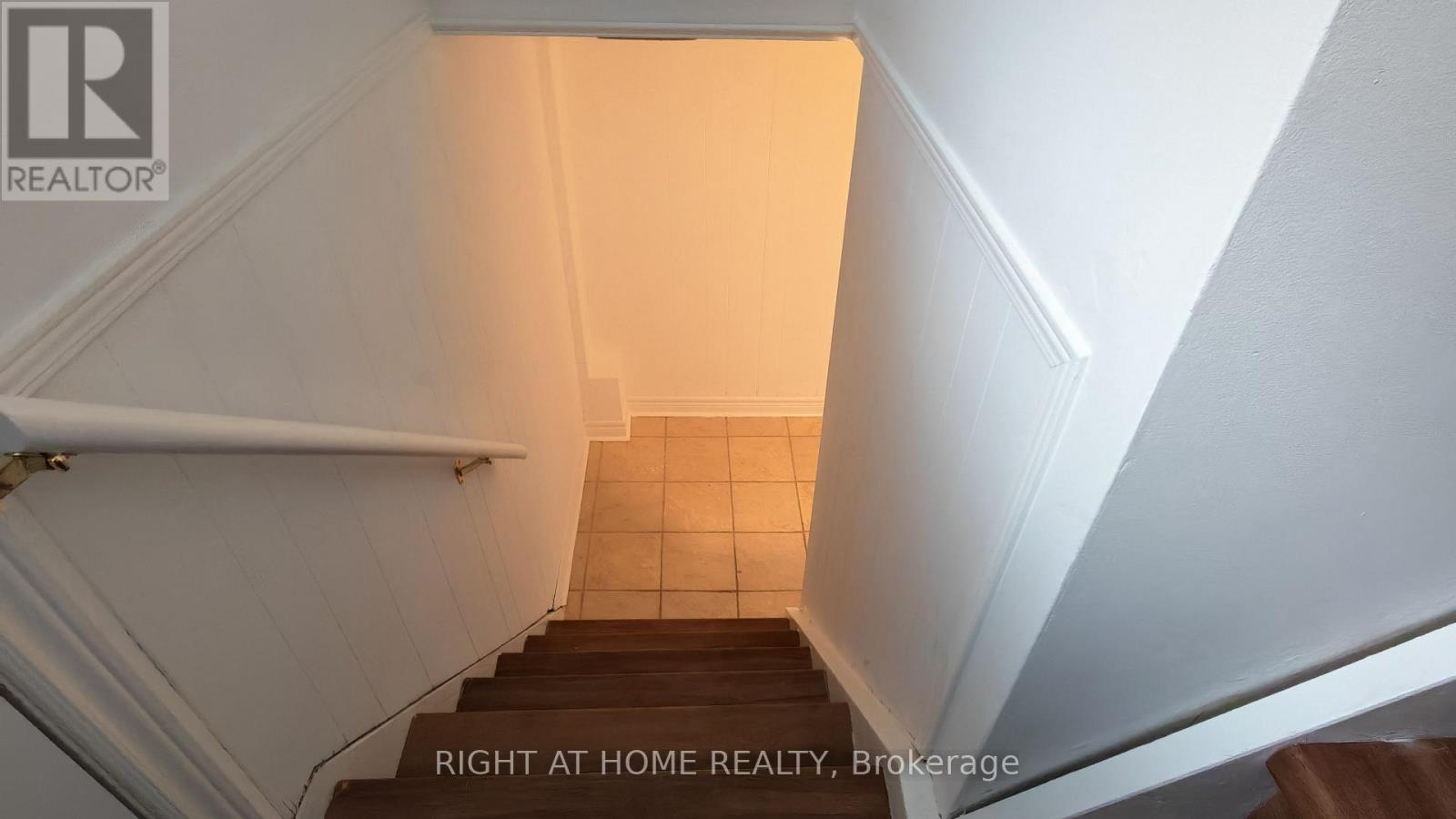 27 Sussex Avenue, Richmond Hill, Ontario  L4C 2E5 - Photo 13 - N13159604