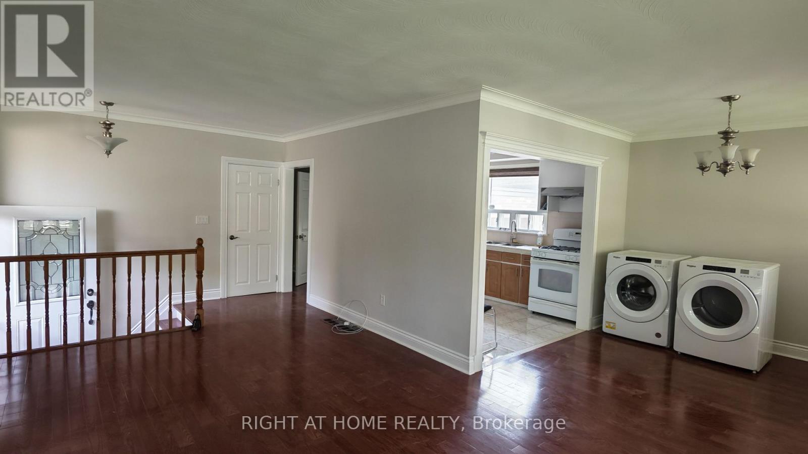 27 Sussex Avenue, Richmond Hill, Ontario  L4C 2E5 - Photo 5 - N13159604
