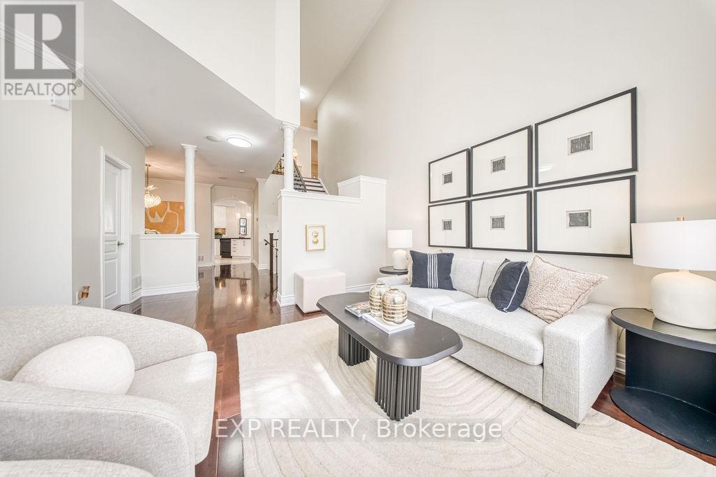 42 Grand Oak Drive, Richmond Hill, Ontario  L4E 3Z9 - Photo 5 - N13159648