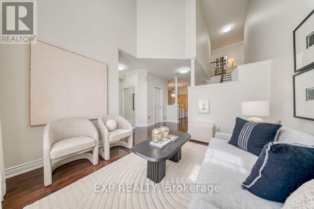 42 Grand Oak Drive, Richmond Hill, Ontario  L4E 3Z9 - Photo 6 - N13159648