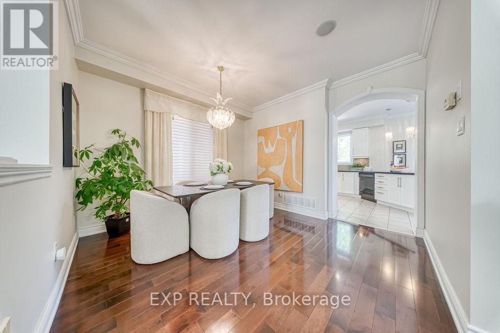 42 Grand Oak Drive, Richmond Hill, Ontario  L4E 3Z9 - Photo 8 - N13159648