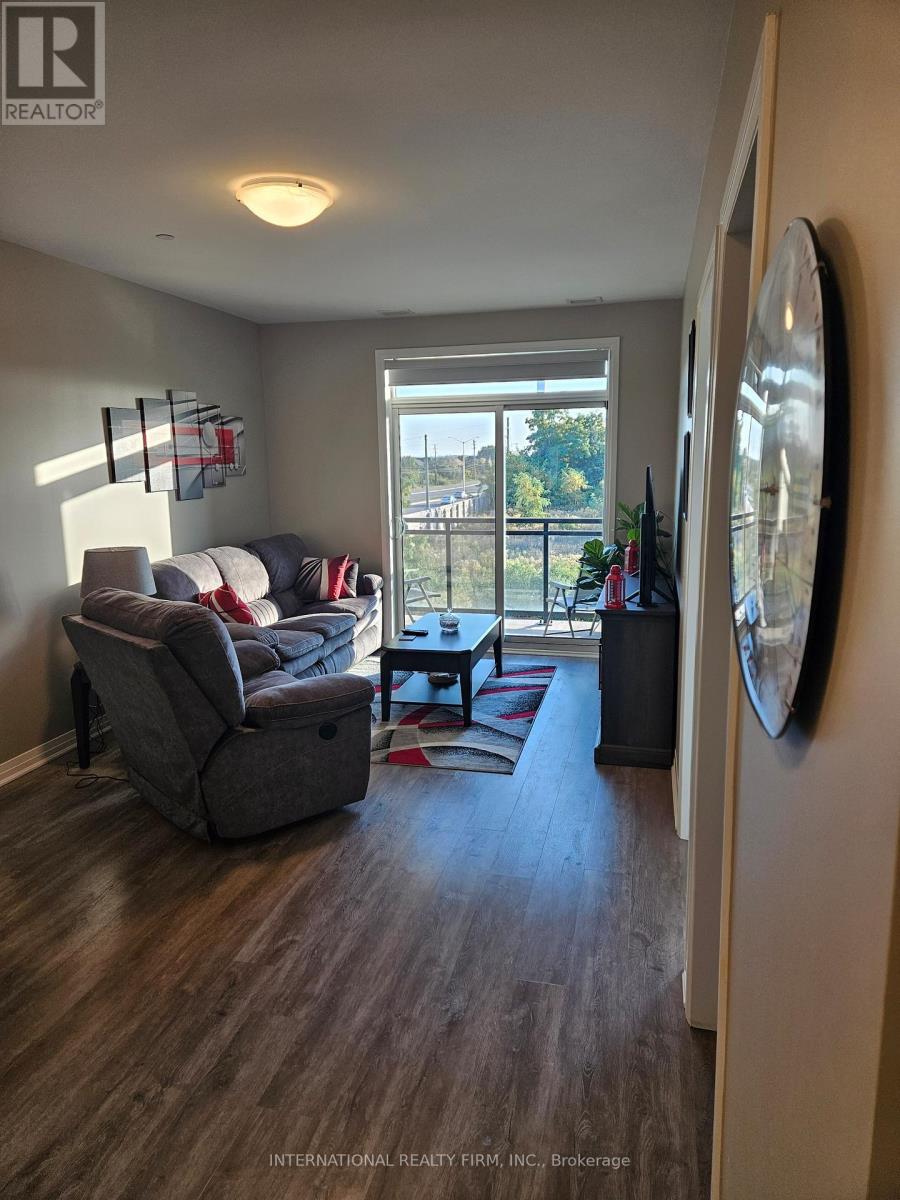 116 - 95 Dundas Street W, Oakville, Ontario  L6M 4L9 - Photo 2 - W13159590